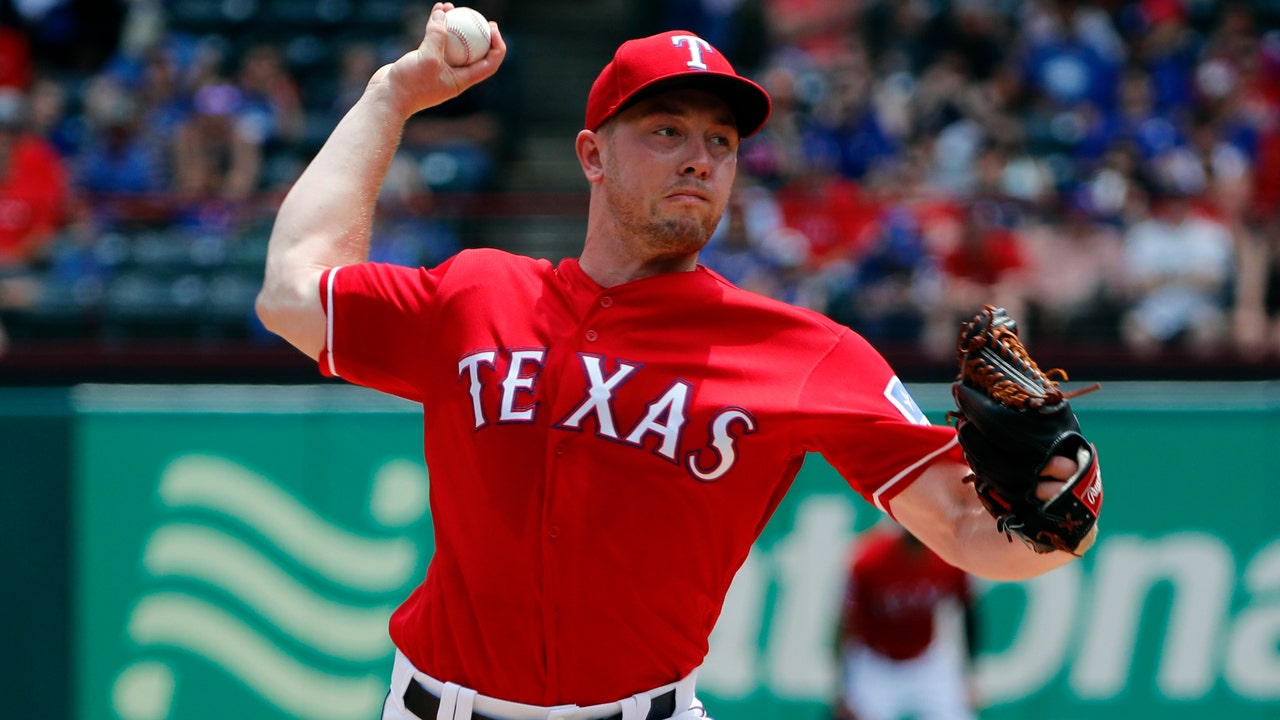 Sampson gets first win as starter as Rangers top Royals 5-1